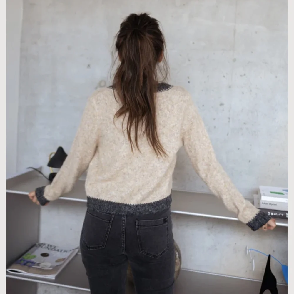 Easy Clothes Paris Cream & Heather Grey Laly  Cardigan NWT Size Small - Picture 4 of 7